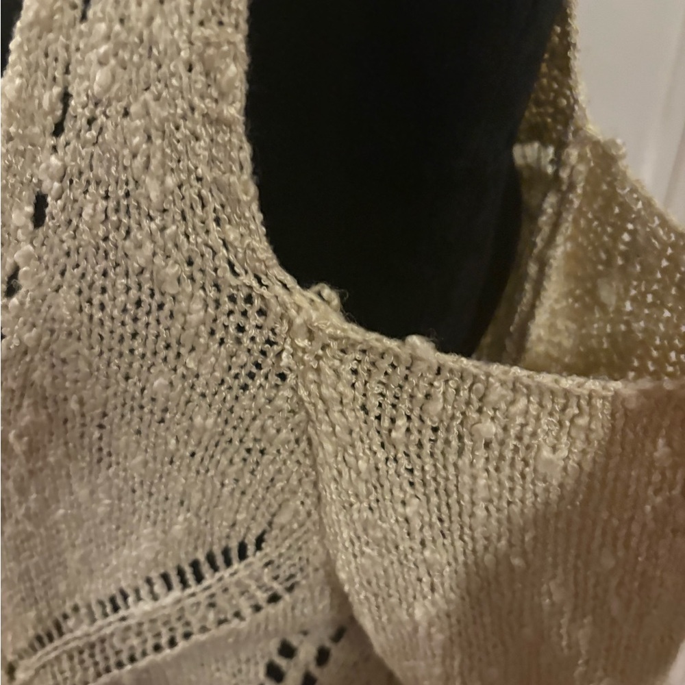 She + Sky Beige V-Neck Knit Sweater - Picture 6 of 7